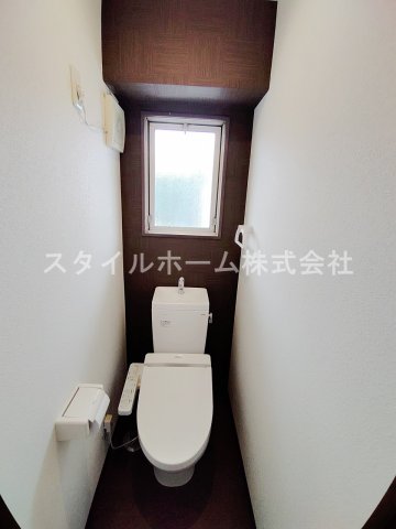 トイレ　別部屋写真です。