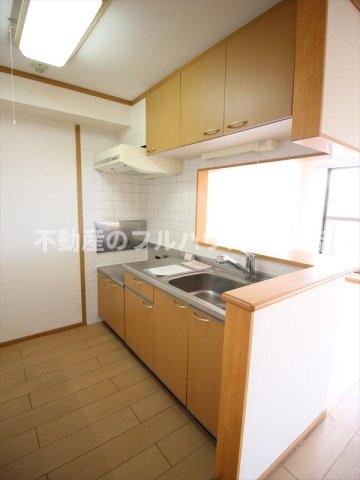 キッチン　写真は別室・反転タイプ