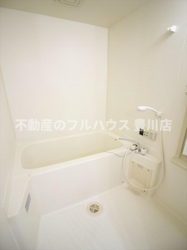 バス・シャワールーム　写真は別室・反転タイプ