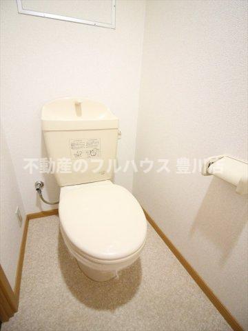 トイレ　写真は別室・反転タイプ