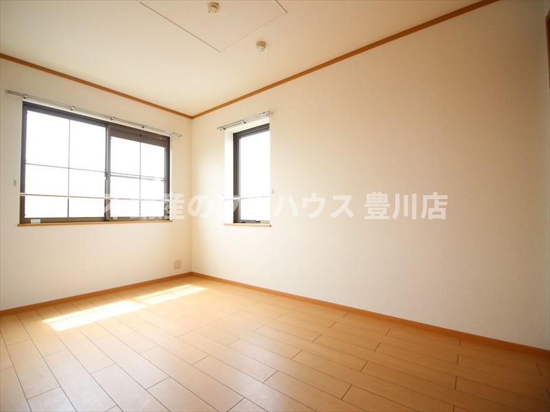 その他部屋・スペース　写真は別室・反転タイプ