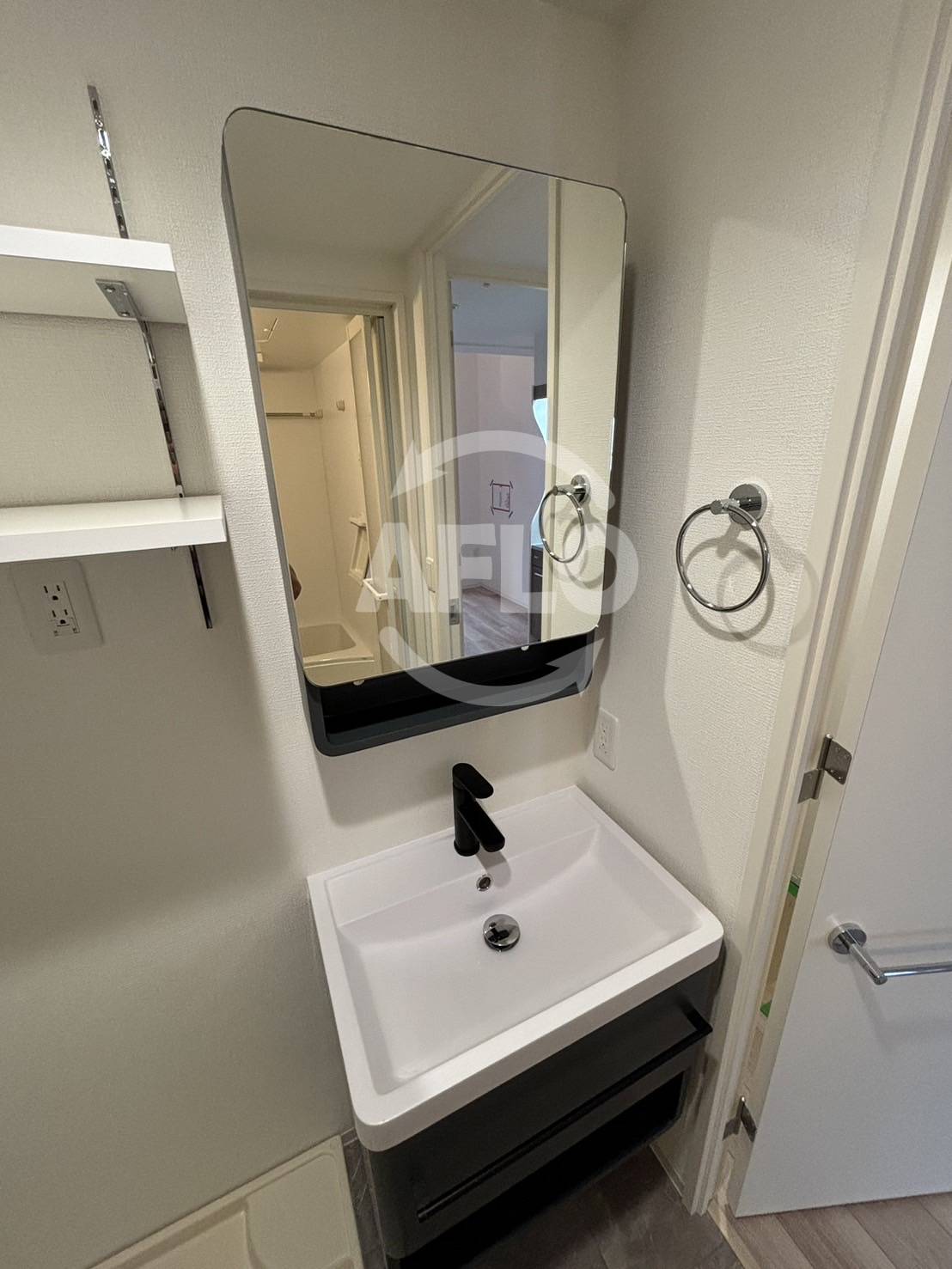 洗面設備　セレニテ南堀江エクラ　独立洗面台