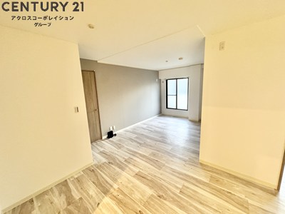 居室・リビング　14帖の広いLDK。