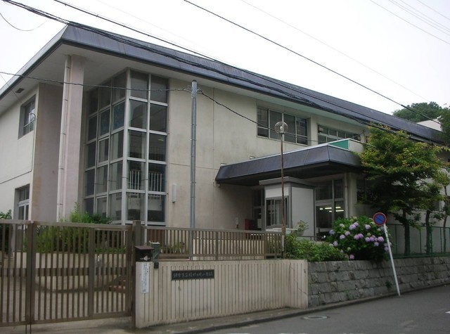 小学校　鎌倉市立稲村ケ崎小学校（小学校）まで800m