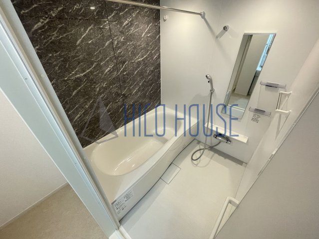 バス・シャワールーム　※他のお部屋の写真を転用しております