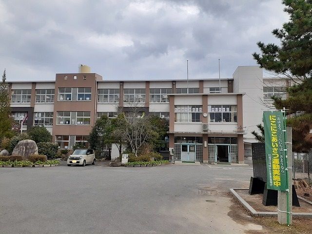 小学校　倉吉市立社小学校（小学校）まで1500m