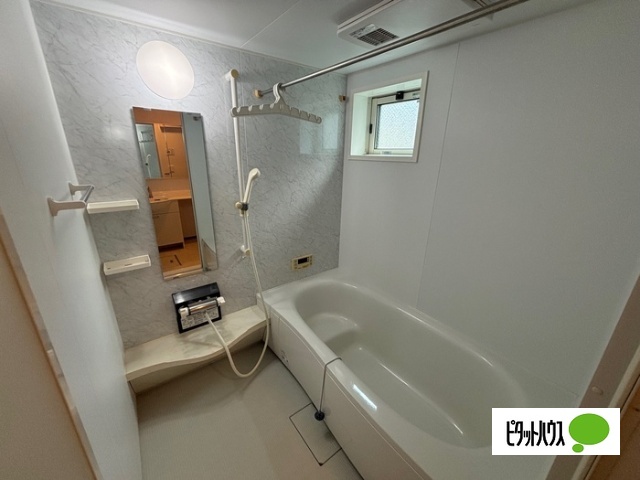 バス・シャワールーム　３０２　浴室