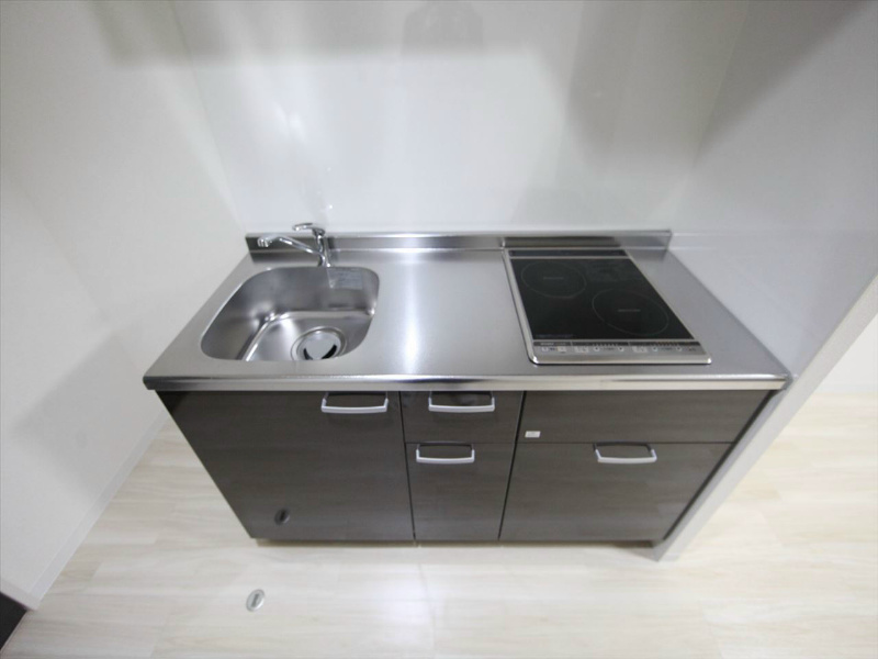 キッチン　システムキッチン（ＩＨ2口）冷蔵庫レンジ等ご用意できます