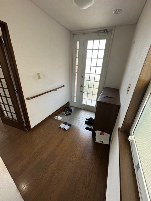 神木本町戸建の玄関写真