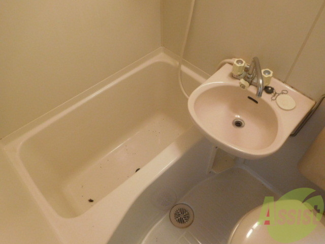 バス・シャワールーム　一日の疲れはゆったりバスタイムで解消しっかり温もって下さい