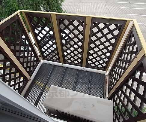 バルコニー　日当たりが良くて気分も良好