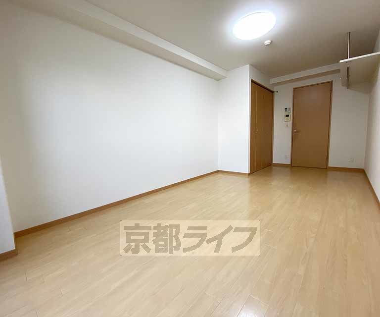 居室・リビング　落ち着いた雰囲気のお部屋です