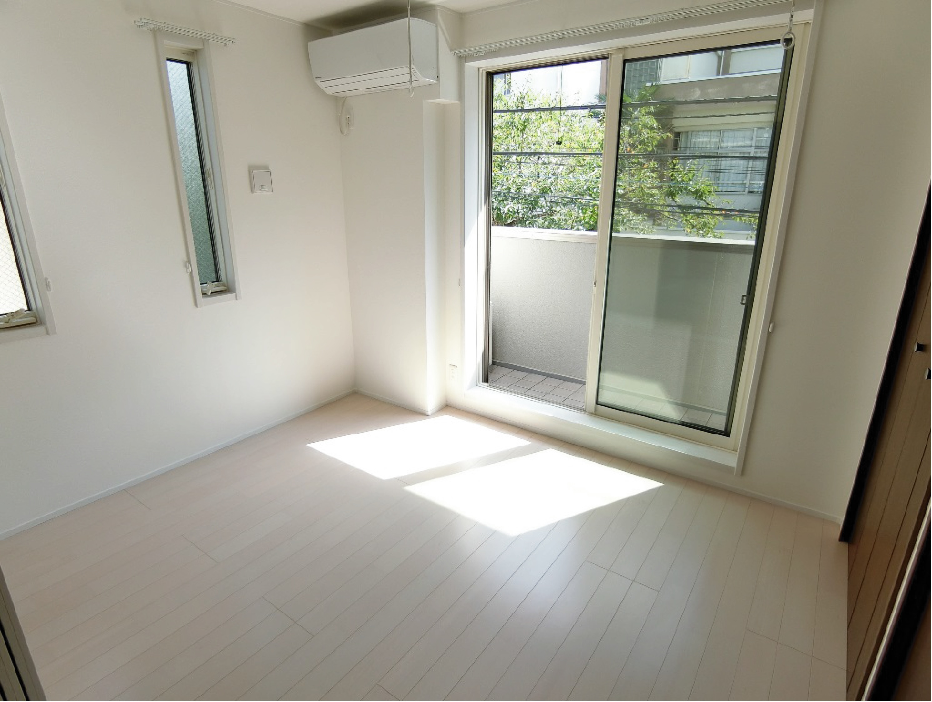 パナ・ビューノ_内装_0