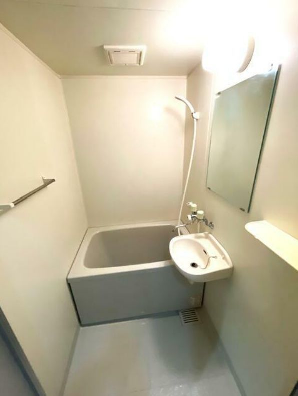 バス・シャワールーム　バス