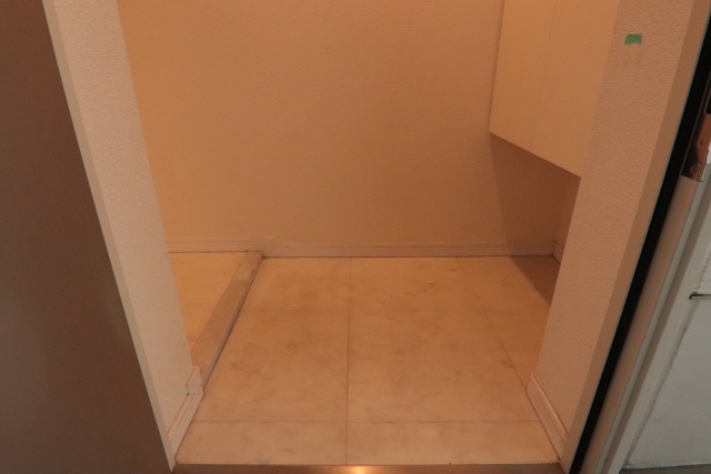 玄関　※別室の参考写真の為、現況優先です。