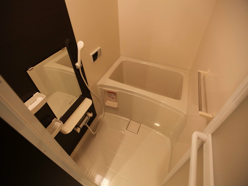 バス・シャワールーム　追い焚き機能付　オートバス機能付バスルーム