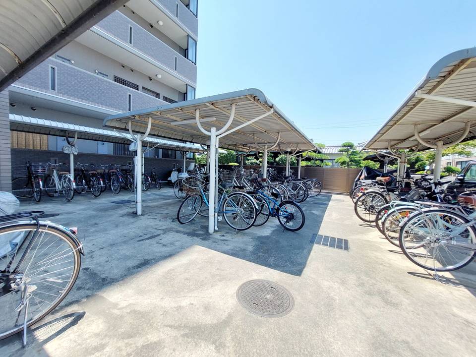 駐車場　駐輪場