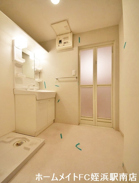 洗面設備　★洗面脱衣所も綺麗で広々★