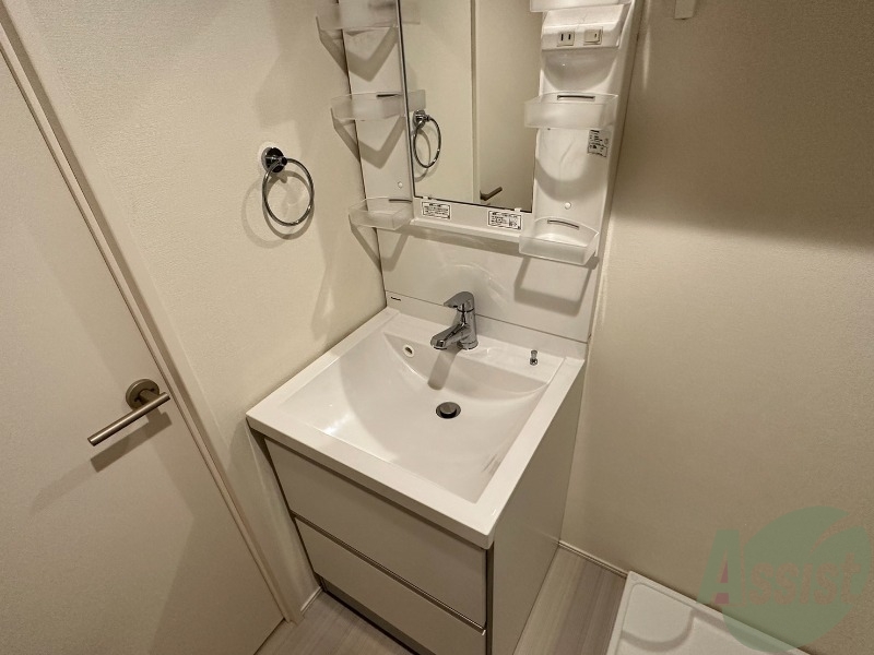 洗面設備　こちらの洗面台で洗顔、歯磨きも行えます。