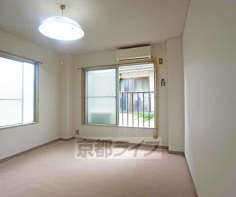 居室・リビング　綺麗なお部屋です。