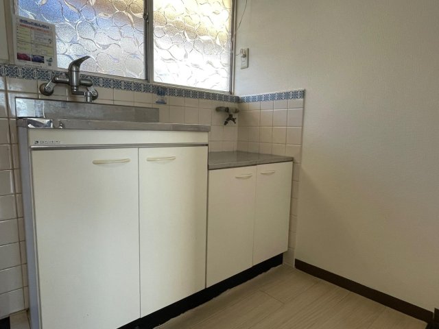 キッチン　シンプルなキッチンです！ご入居までにガスコンロ無料設置します