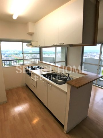 キッチン　コンパクトなキッチンで掃除もラクラク