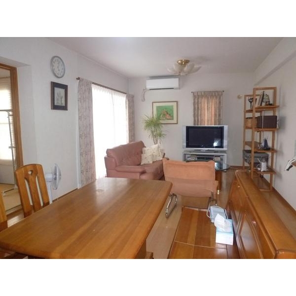 居室・リビング　広々リビング。