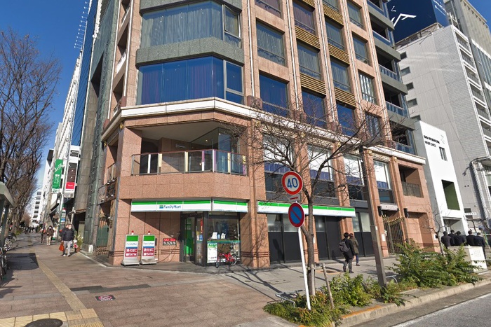 コンビニ　ファミリーマート（コンビニ）まで286m