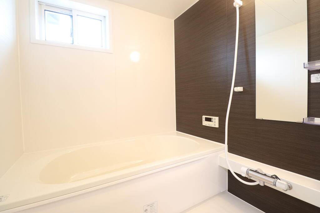 バス・シャワールーム　ゆったり一坪タイプです！