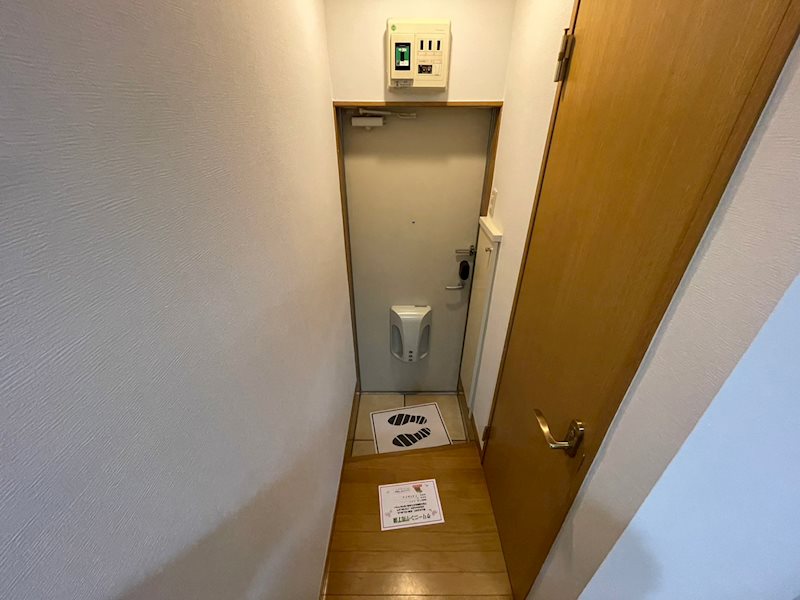 玄関　別部屋参考になります。