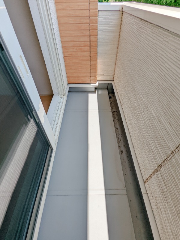 バルコニー　図面と現状に相違がある場合には現状を優先