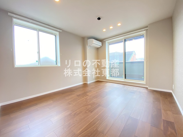 居室・リビング　広いリビングでゆったりくつろげる憩いの空間♪