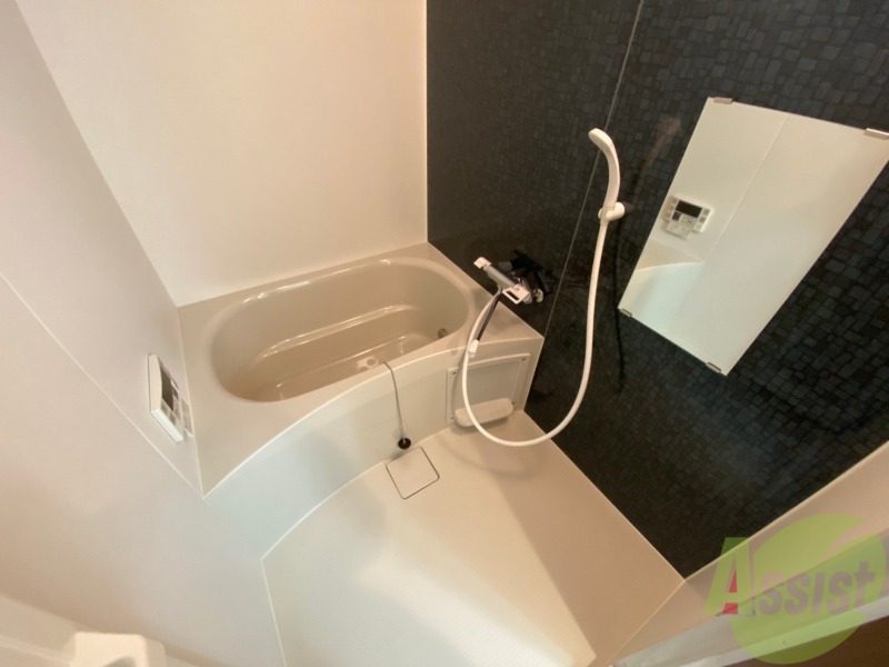 バス・シャワールーム　お風呂になります。一日の疲れを癒してくださいね。