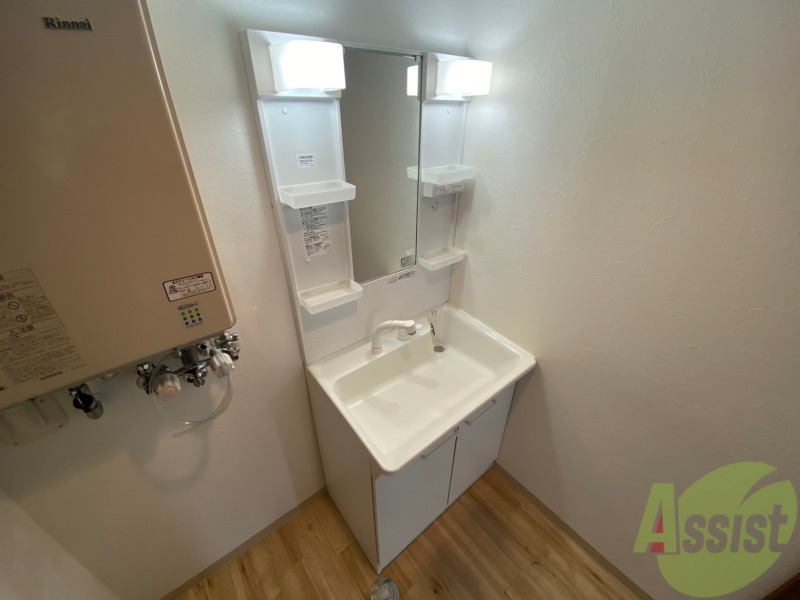 洗面設備　こちらに洗面台があります。朝の洗顔はこちらで。