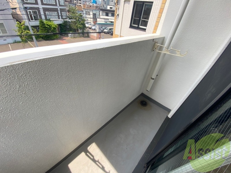 バルコニー　バルコニーです。洗濯物を干したり一息ついたりできますね！