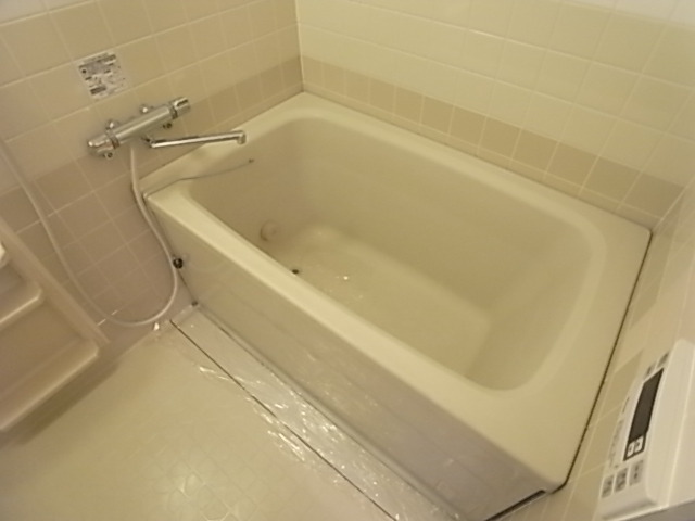 バス・シャワールーム　バスルーム