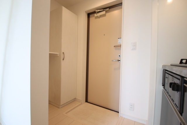 玄関　※別室の参考写真の為、現況優先です。