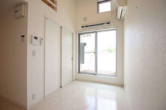 居室・リビング　※別室の参考写真の為、現況優先です。