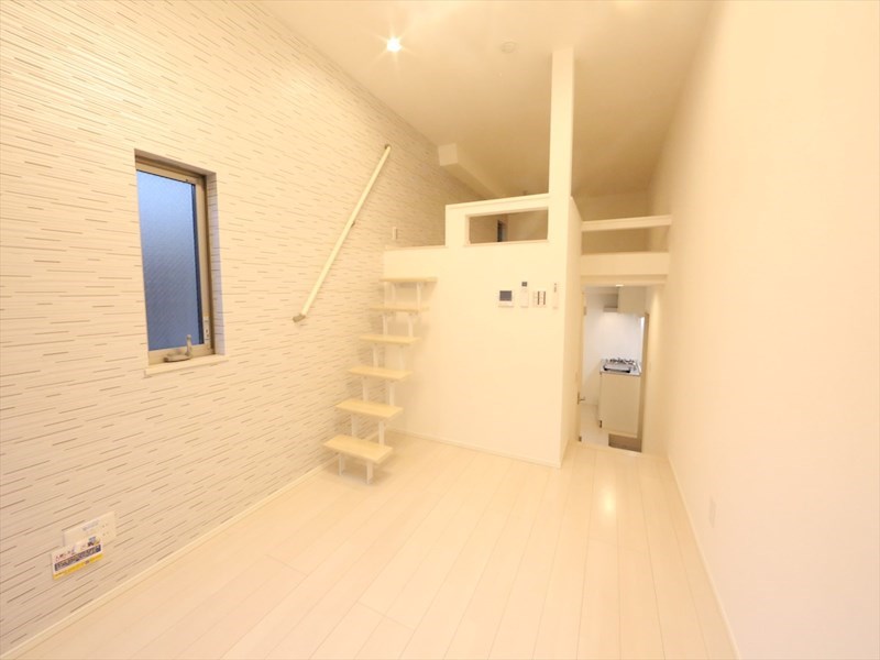 居室・リビング　洋室6帖　ロフト6.3帖（収納にも寝室にも使えます）