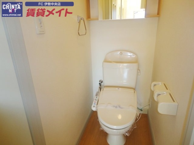 トイレ　同型参考写真