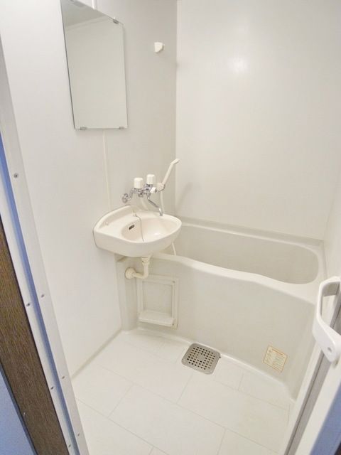 バス・シャワールーム　♪サッパリ爽快バスタイム！♪