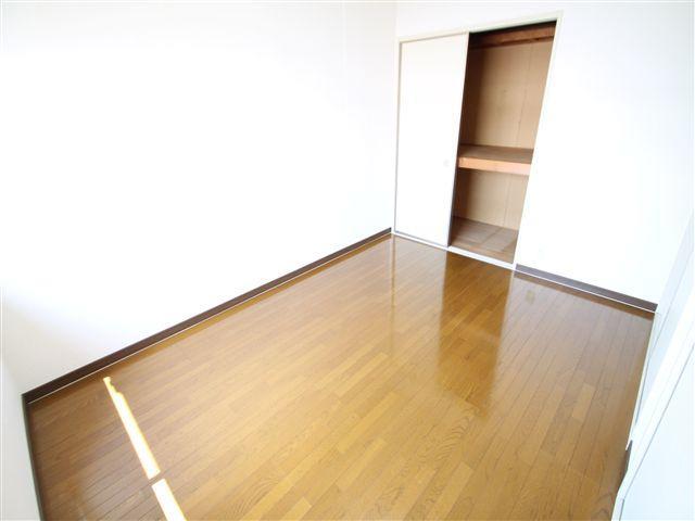 収納　収納付きの日当たり良好な洋室!!