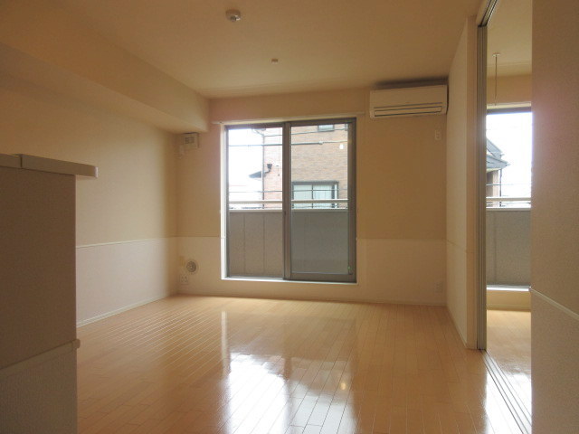 居室・リビング　★日当たりの良いリビング★