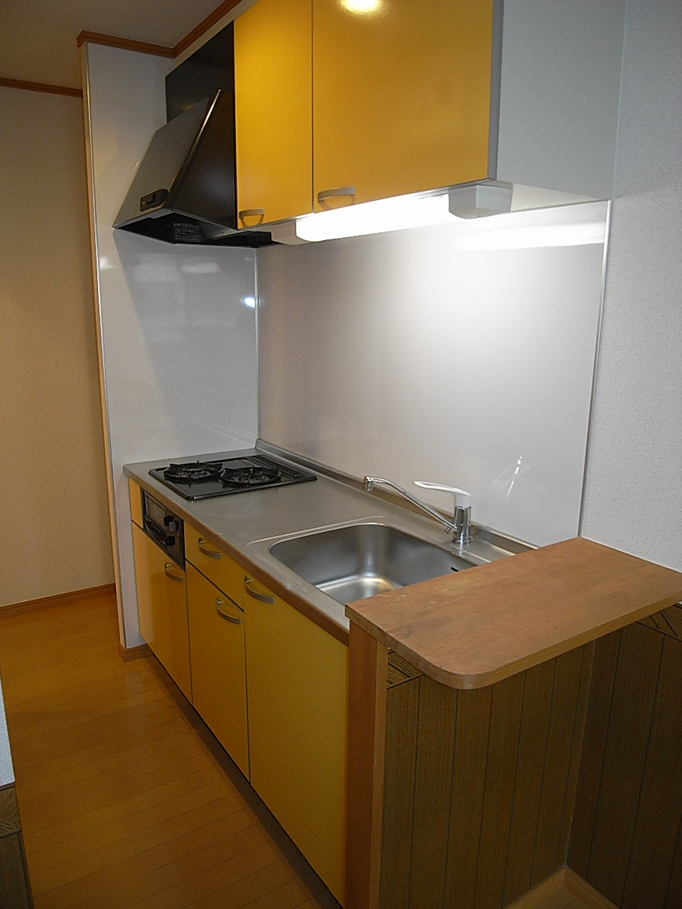 キッチン　2口コンロ付いております。