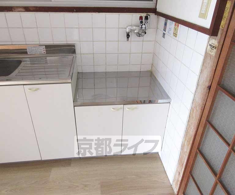 キッチン　２口コンロ設置可能。