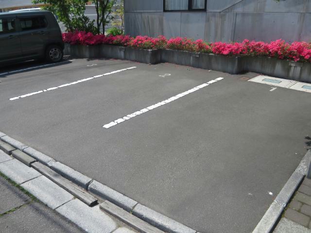 駐車場　駐車場