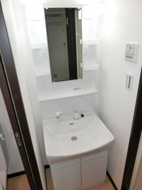 洗面設備　嬉しいシャンプードレッサー