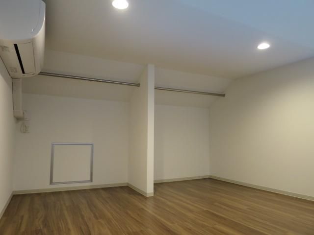 居室・リビング　広めのロフトです