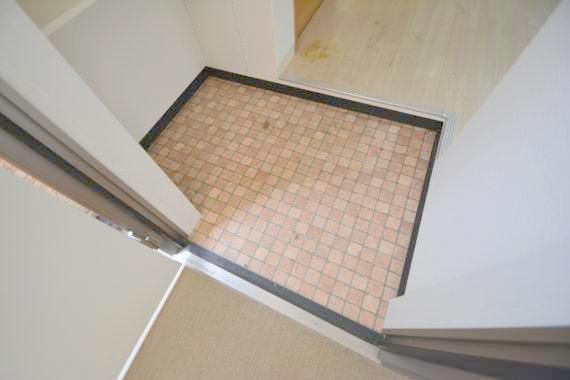 玄関　落ち着いたおしゃれな玄関です。