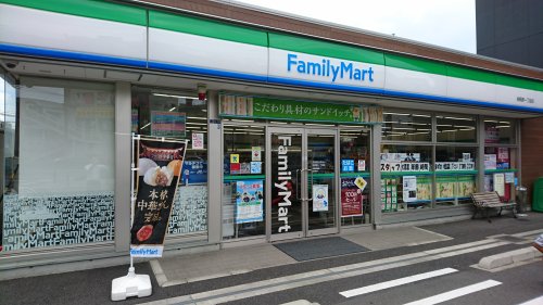 コンビニ　ファミリーマート 岡山長岡店（コンビニ）まで801m